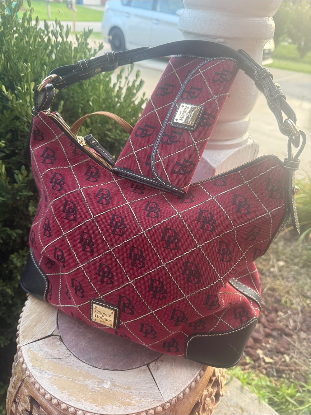 ❤️‍🔥❤️🖤Dooney & Bourke Erica Signature
Monogram Hobo Bag with wallet❤️🖤❤️‍🔥